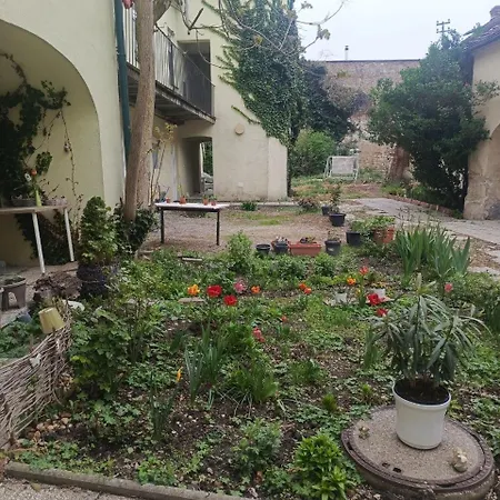 Spacious Heritage For Groups Bruck an der Leitha